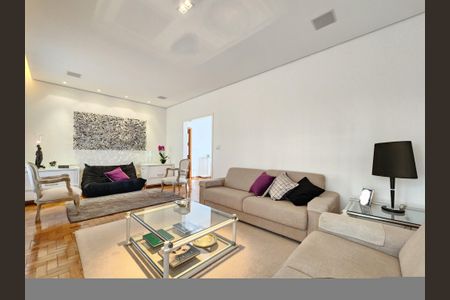 Casa à venda com 193m², 3 quartos e 4 vagas Casa à venda com 193m², 3 quartos e 4 vagasSala