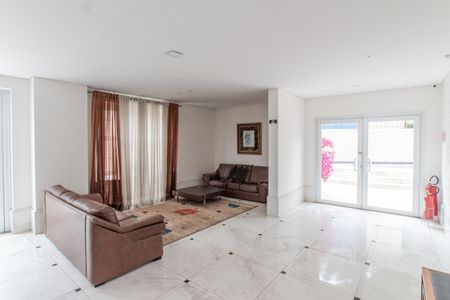 Apartamento à venda com 216m², 4 quartos e 5 vagas Apartamento à venda com 216m², 4 quartos e 5 vagasHall