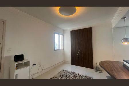 Sala de apartamento à venda com 1 quarto, 57m² em Taquaral, Campinas