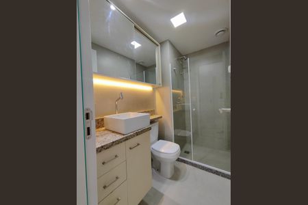 Apartamento à venda com 81m², 2 quartos e 1 vaga Apartamento à venda com 81m², 2 quartos e 1 vagaBanheiro da Suíte