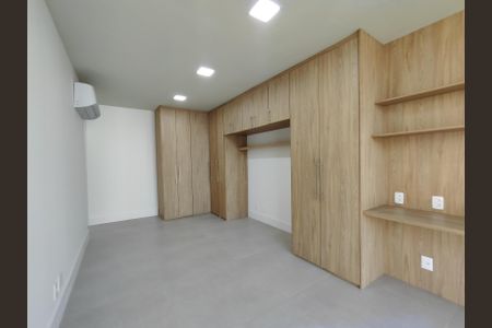 Apartamento à venda com 81m², 2 quartos e 1 vaga Apartamento à venda com 81m², 2 quartos e 1 vagaSuíte