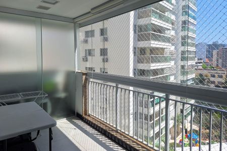 Apartamento à venda com 84m², 2 quartos e 1 vaga Apartamento à venda com 84m², 2 quartos e 1 vagaVaranda da Sala