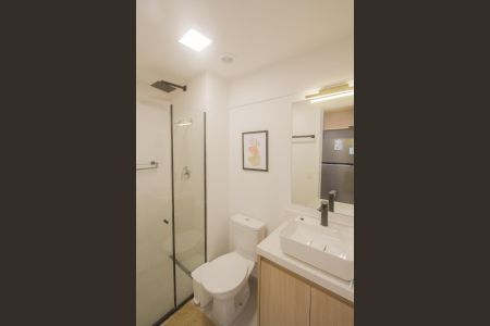 Banheiro de kitnet/studio para alugar com 1 quarto, 25m² em Santo Amaro, São Paulo