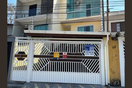 Casa à venda com 140m², 3 quartos e 2 vagasFachada