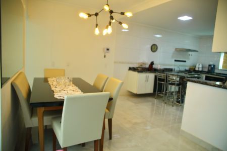 Casa à venda com 140m², 3 quartos e 2 vagasCozinha