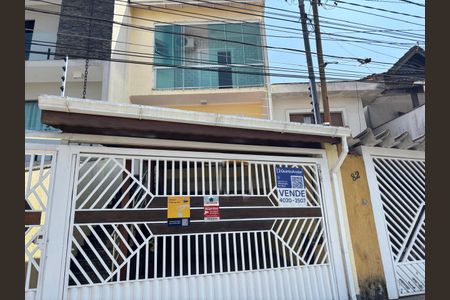 Casa à venda com 140m², 3 quartos e 2 vagasFachada