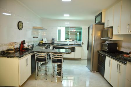 Casa à venda com 140m², 3 quartos e 2 vagasCozinha