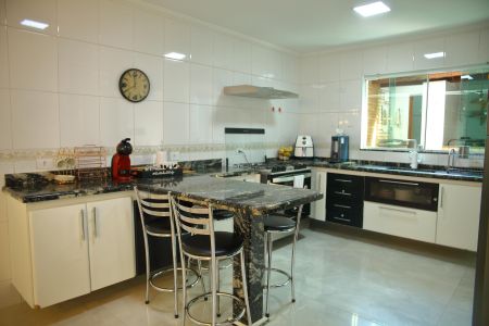 Casa à venda com 140m², 3 quartos e 2 vagasCozinha