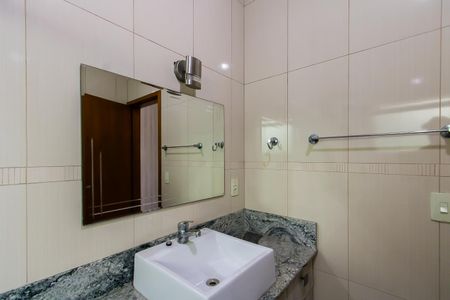 Casa à venda com 148m², 3 quartos e 4 vagasBanheiro da Suíte 1