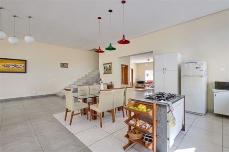 Casa à venda com 265m², 5 quartos e 4 vagas