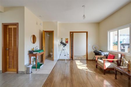 Casa à venda com 265m², 5 quartos e 4 vagas