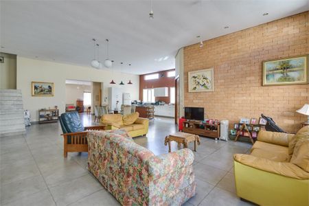 Casa à venda com 265m², 5 quartos e 4 vagas