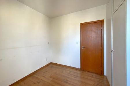 Apartamento à venda com 150m², 4 quartos e 4 vagas Apartamento à venda com 150m², 4 quartos e 4 vagasSuíte 2