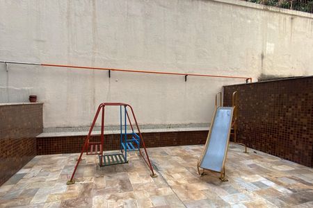 Apartamento à venda com 150m², 4 quartos e 4 vagas Apartamento à venda com 150m², 4 quartos e 4 vagasÁrea comum - Playground