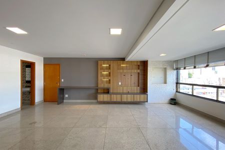 Apartamento à venda com 150m², 4 quartos e 4 vagas Apartamento à venda com 150m², 4 quartos e 4 vagasSala