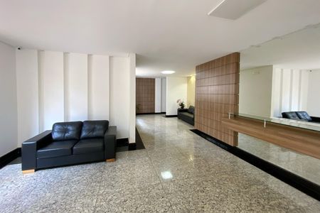 Apartamento à venda com 150m², 4 quartos e 4 vagas Apartamento à venda com 150m², 4 quartos e 4 vagasÁrea comum - Hall
