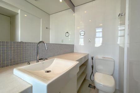 Apartamento à venda com 150m², 4 quartos e 4 vagas Apartamento à venda com 150m², 4 quartos e 4 vagasBanheiro da Suíte 2