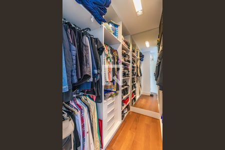 Apartamento à venda com 107m², 2 quartos e 2 vagasCloset da Suíte