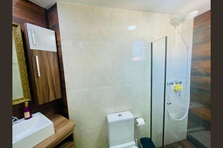 Apartamento à venda com 105m², 3 quartos e 1 vaga Apartamento à venda com 105m², 3 quartos e 1 vagaBanheiro da Suíte