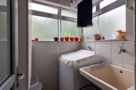 Apartamento à venda com 67m², 3 quartos e 2 vagas Apartamento à venda com 67m², 3 quartos e 2 vagasÁrea de Serviço