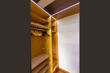 Apartamento para alugar com 97m², 2 quartos e sem vagaCloset do Quarto 1