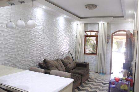 Sala de apartamento à venda com 2 quartos, 120m² em Jardim Cocaia, Guarulhos