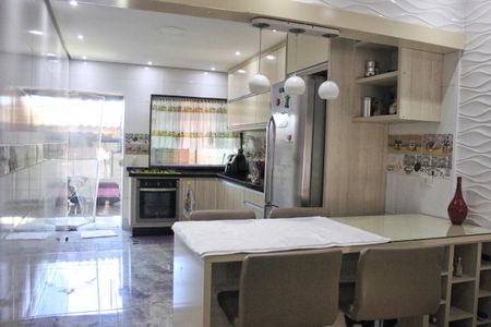 Apartamento à venda com 120m², 2 quartos e 2 vagasCozinha