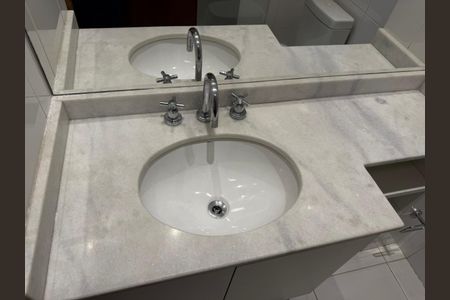 Apartamento para alugar com 100m², 3 quartos e 2 vagasBanheiro da Suíte