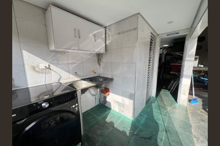 Casa à venda com 257m², 3 quartos e 6 vagas Casa à venda com 257m², 3 quartos e 6 vagasÁrea de Serviço