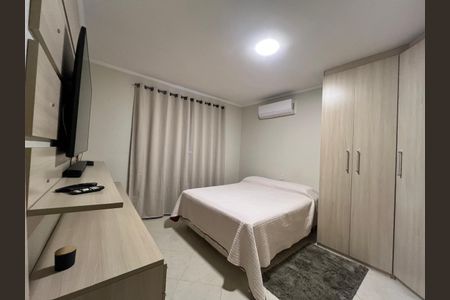 Casa à venda com 257m², 3 quartos e 6 vagas Casa à venda com 257m², 3 quartos e 6 vagasQuarto 3