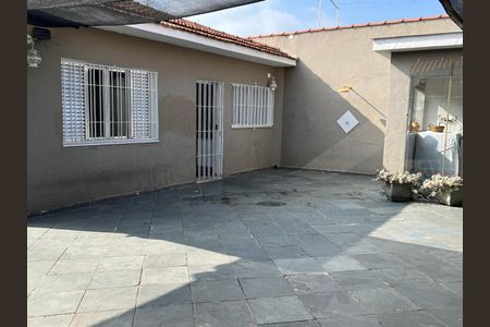 Casa à venda com 257m², 3 quartos e 6 vagas Casa à venda com 257m², 3 quartos e 6 vagasÁrea Externa
