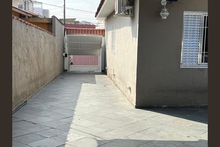 Casa à venda com 257m², 3 quartos e 6 vagas Casa à venda com 257m², 3 quartos e 6 vagasÁrea Externa