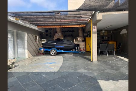 Casa à venda com 257m², 3 quartos e 6 vagas Casa à venda com 257m², 3 quartos e 6 vagasÁrea Externa