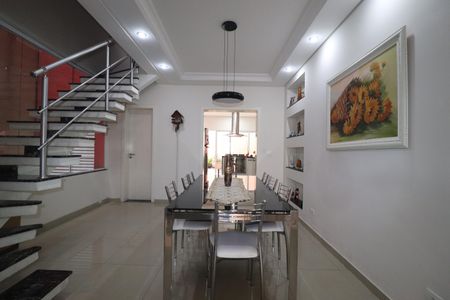 Casa à venda com 308m², 4 quartos e 4 vagasSala de jantar