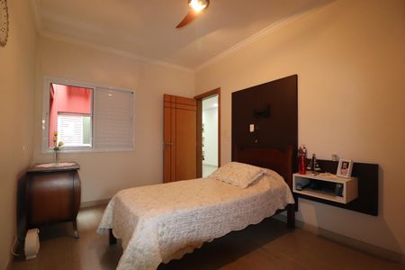 Casa à venda com 308m², 4 quartos e 4 vagas Suíte 2