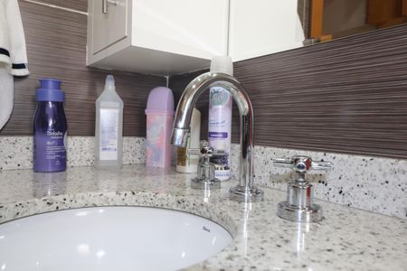 Casa à venda com 308m², 4 quartos e 4 vagasBanheiro da Suíte 2