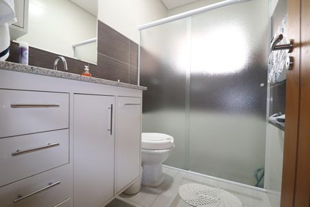 Casa à venda com 308m², 4 quartos e 4 vagasBanheiro da Suíte 2