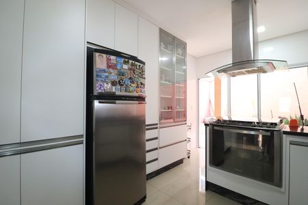 Casa à venda com 308m², 4 quartos e 4 vagasCozinha