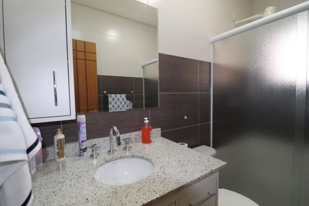 Casa à venda com 308m², 4 quartos e 4 vagasBanheiro da Suíte 2