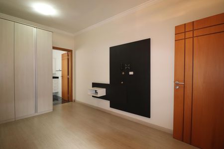Casa à venda com 308m², 4 quartos e 4 vagas Suíte 4