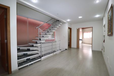 Casa à venda com 308m², 4 quartos e 4 vagasCorredor dos Quartos