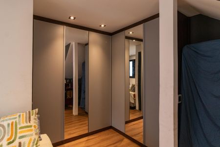 Suíte 1 de casa para alugar com 2 quartos, 250m² em Vila Romana, São Paulo
