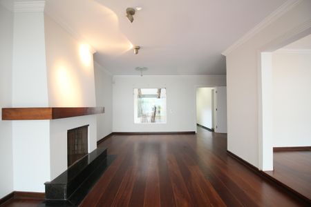 Sala 1 de casa para alugar com 3 quartos, 585m² em Jardim Leonor, São Paulo