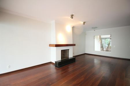 Casa à venda com 585m², 3 quartos e 6 vagasSala 1