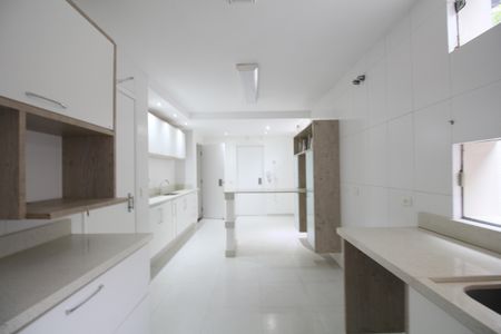 Casa à venda com 585m², 3 quartos e 6 vagasCozinha