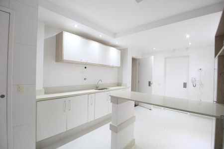 Casa à venda com 585m², 3 quartos e 6 vagasCozinha