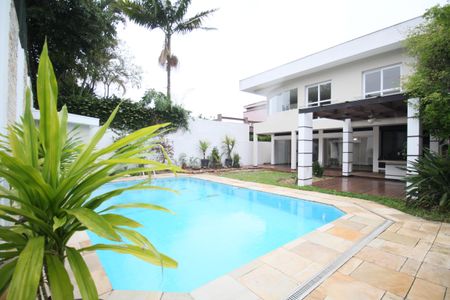 Casa à venda com 585m², 3 quartos e 6 vagasÁrea Externa