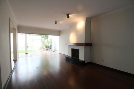 Casa à venda com 585m², 3 quartos e 6 vagasSala 1