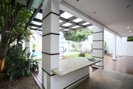 Casa à venda com 585m², 3 quartos e 6 vagasÁrea Externa