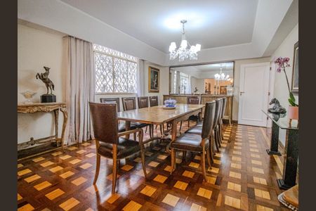 Casa à venda com 410m², 4 quartos e 4 vagas